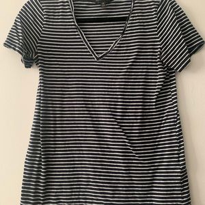 Banana republic navy tshirt